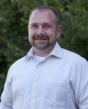 Portrait photo of Matt Louks